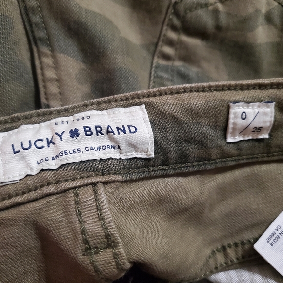 Lucky Brand Camo Bridgette Crop Jeans (0/25) - Picture 8 of 8